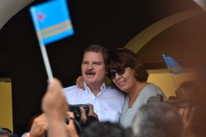 Trankilidad dilanti gabinete di gobernador 
