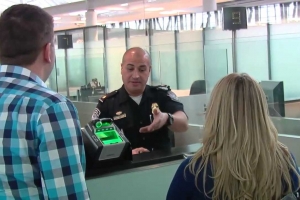 Proceso pa agilisa fluho na terminal mericano na aeropuerto a inicia