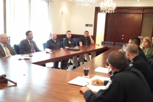 Proceso pa agilisa fluho na terminal mericano na aeropuerto a inicia