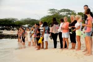 Local y turista a rindi tributo na buelo MH17