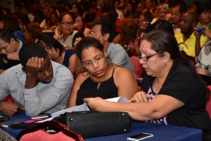 Studiantenan a firma nan studielening dialuna anochi