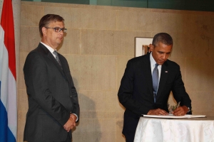 Obama a firma e condoleance pa victimanan hulandes di buelo MH17