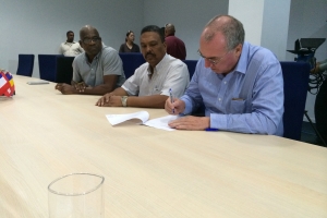 Vijf ministers en drie sociale partners tekenen AZV-protocol