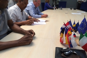 Vijf ministers en drie sociale partners tekenen AZV-protocol