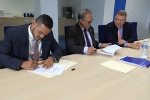 Vijf ministers en drie sociale partners tekenen AZV-protocol