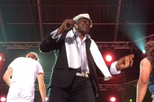 Doble R y Mr Saab a sorprende durante anochi di homenahe