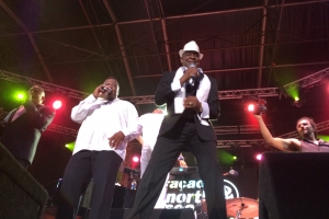 Doble R y Mr Saab a sorprende durante anochi di homenahe