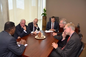 Gobierno a topa cu van Zwol y Roes dialuna