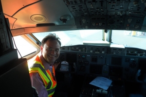 E Fokker-70 di Insel Air Aruba den proceso pa keda operacional 