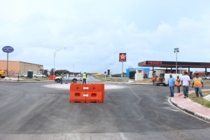 Mini rotonde na cruzada Pos Abou/Texaco Pompstacion a habri pa trafico