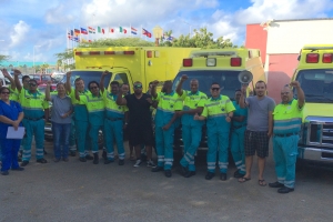 Personal di ambulance a tene walk out