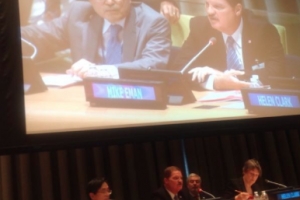 Premier Eman in panel met Secretaris-Generaal Verenigde Naties