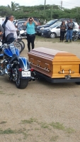 Entierro pa victima di accidente fatal Carlos Lacle