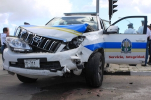  Polis bayendo accidente envolvi den accidente  