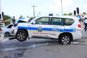  Polis bayendo accidente envolvi den accidente  