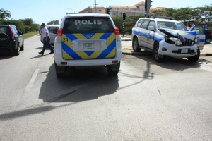  Polis bayendo accidente envolvi den accidente  