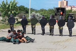 Entrenamento uni di varios entidad tumando lugar na Aruba