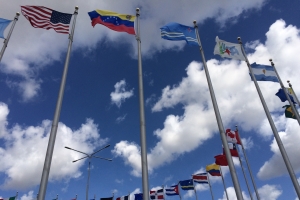 Instancianan gubernamental y priva violando ley nobo di bandera di Aruba