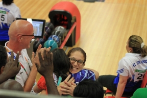 Kamilah Dammers cu prome perfect game bowling den historia den Weganan CAC 