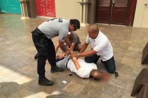 A logra pone man riba estafador di aparato electronico na Playa