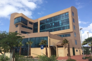 Ruiz-Paskel: Maneha DIMAS den tres edificio tabata un reto