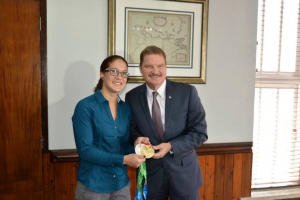 Kamilah Dammers a ricibi cuadro di minister di Deporte