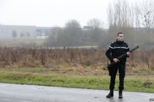 Polis Frances tin sospechosonan di masacre Charlie Hebdo rondona