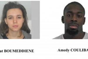 Tiro y huma for di sitio unda cu sospechosonan tin rehen