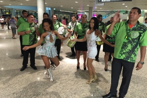 CEO Insel Air Aruba sorprendi cu e yegada caluroso pa buelo Manaus