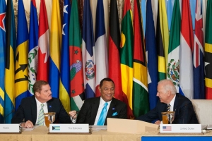  Joe Biden a topa Mike Eman na Washington