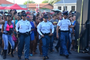 29 sospechoso deteni den fin di siman di carnaval
