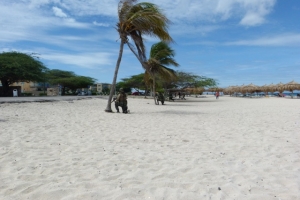 Jan ten Hove: Entrenamento militar riba beach ta normal pero sa ‘lanta stof’