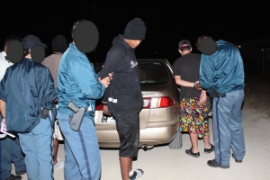 Cuater hoben deteni sospecha di ladronicia di auto