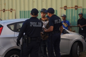 A detene 25 hende y parti 10 mil florin na multa den fin di siman