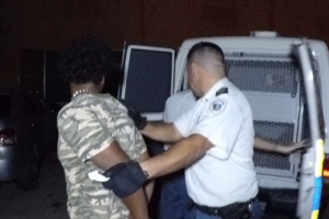 Varios detencion y arma confisca durante accion di listramento pariba di brug
