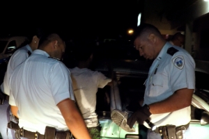 Varios detencion y arma confisca durante accion di listramento pariba di brug