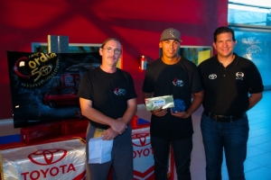 Ganadonan di e "Meet & Greet Car Show" a ricibi nan premio