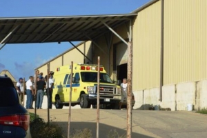 Truck ta reverse y press homber contra muraya