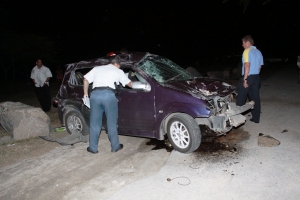 Auto ta bolter dilanti Certified Mega Mall y saca ocupantenan