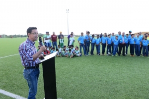Minister Alex Schwengle ta boga pa union pa progreso di deporte