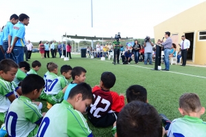 Minister Alex Schwengle ta boga pa union pa progreso di deporte