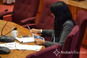 Parlamento: Wanta suspension maestra y sigui caso contra SKOA