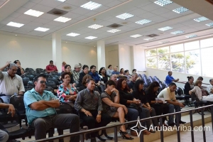 Parlamento: Wanta suspension maestra y sigui caso contra SKOA