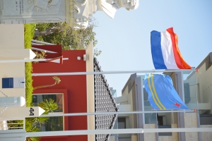 Aruba celebrando fiesta real completo cu bandera y wimpel