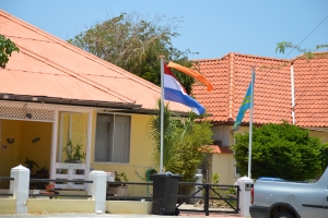 Aruba celebrando fiesta real completo cu bandera y wimpel