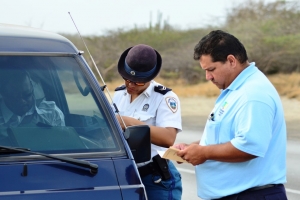 Hopi autobus no a pasa control di trafico