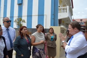 Un banner a hera causa walkout na dept. huridico di gobierno