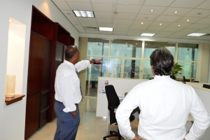 Un banner a hera causa walkout na dept. huridico di gobierno