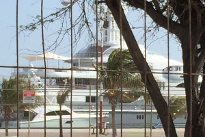 Emir di Qatar a bishita Aruba brevemente awe