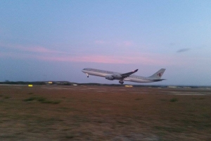 Emir di Qatar a bishita Aruba brevemente awe